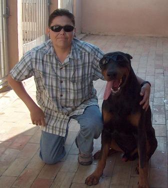 Bingo con su propietario Jorge